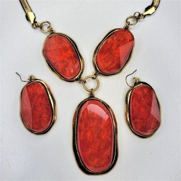 Red Cabochon Stone Necklace - Picture 4 of 11